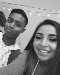 Vanessa Aragon👑🌸🌈☮💕 (@VanessaaAragon)