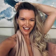 Linda Shayne's Instagram, Twitter & Facebook