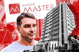 Flávio Bolsonaro emitiu R$ 1,5 milhão em notas para empresas usadas em esquema de Vorcaro