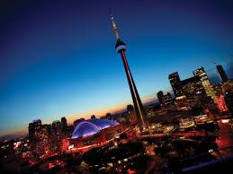 The cn tower's glass floor is a unique experience that has inspired an. Toller Blick Uber Toronto Auch Skypod Lohnenswert Cn Tower Toronto Reisebewertungen Tripadvisor