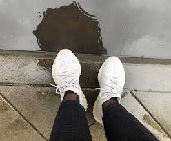We did not find results for: Adidas Yeezy Boost 350 V2 In Der Kolumne Sneak Around