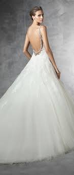 Premier stockists of pronovias wedding dresses with a vast collection of samples to try in our boutique and the option to borrow directly from pronovias. Pronovias 2016 Bridal Collection Part 1 Belle The Magazine