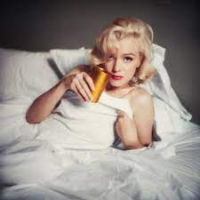 Marilyn monroe was an american actress, comedienne, singer, and model. Diese Fotos Zeigen Marilyn Monroe So Vielseitig Wie Nie Vogue Germany