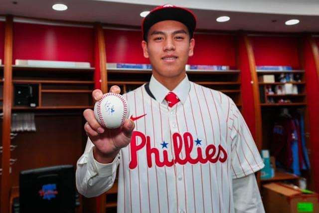 台灣今年第3位旅美高中生！何樺加盟費城人合約總值曝光