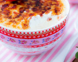 Imagem de Morangos marinados em balsâmico com creme de mascarpone