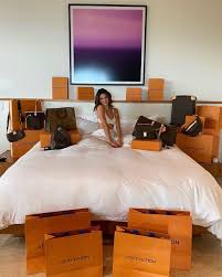 minkstas galvugalis per visa siena bed home interior