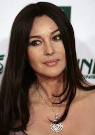 Though, she is 5′ 9″ in feet and inches and 180 cm in centimetres tall, she weighs about 198 lbs in pound and 90 kg in kilograms. Monica Bellucci Simple English Wikipedia The Free Encyclopedia