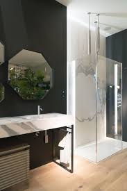 The only way to entirely prevent spotting and soap scum to wipe down the shower door after every use. Modern Shower Designs And Features That Will Make You Envious