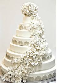 Celebrated cake designer sylvia weinstock created the dramatic cake for trump's wedding. Chelsea Clinton Wedding Cake 11 000 Mom Blog Society