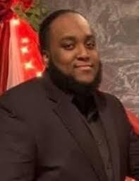 Robin Moses's Instagram, Twitter & Facebook