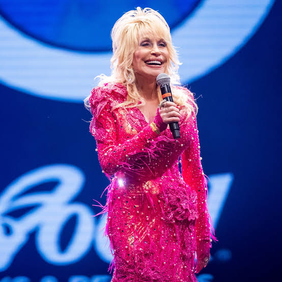 Dolly Parton surprises fans at Dollywood opening day for 40th season