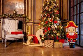 Decorate flat surfaces with christmas tabletop decorations, lighted tabletop christmas trees and scented holiday candles. Top 50 Christmas House Decorations Inside Home Decor Ideas Uk