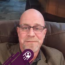 💪 This week's BZ goes out to Quarter Master 2nd Class Michael Heuft from  Mechanicsburg, Pennsylvania! Featured in this photo is Heuft shooting a sun  line using a sextant