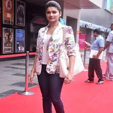 9 Beautiful Prachi Desai Without Makeup Pictures Styles At Life Prachi Desai Beautiful Bollywood Actress Style