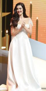 Maybe you would like to learn more about one of these? Berguzar Korel Guzel Unluler The Dress Moda Stilleri