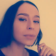 Alexandra Maze's Instagram, Twitter & Facebook