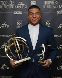 من هو كيليان مبابى لاعب باريس سان جيرمان ومنتخب فرنسا لكرة القدم؟ Ù…Ø¨Ø§Ø¨ÙŠ Ø£ÙØªØ®Ø± Ø£Ù† Ø£ÙƒÙˆÙ† Ù…Ø±Ø© Ø£Ø®Ø±Ù‰ Ù‡Ø°Ø§ Ø§Ù„Ù…ÙˆØ³Ù… Ø£ÙØ¶Ù„ Ù„Ø§Ø¹Ø¨ ÙÙŠ Ø§Ù„Ø¯ÙˆØ±ÙŠ Ø§Ù„ÙØ±Ù†Ø³ÙŠ Ø§Ù„ÙŠÙˆÙ… Ø§Ù„Ø³Ø§Ø¨Ø¹