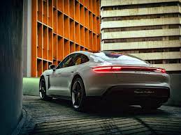 Doktor uwang teringat kisah kereta porsche milik doktor sadiz yang terbakar. Porsche Taycan Tawar 3 Varian Harga Bermula Rm725 000 Gempak