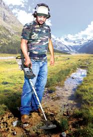It also has discrimination control, eliminating unwanted metals. Bounty Hunter Gold Digger Metal Detector Walmart Com Walmart Com