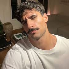 Bernardo Pacheco Refinski (bernardopachecorefinski)