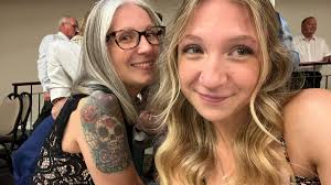 Can someone take out the dudes in the background and the failed photo bomb  arm?