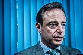 He is known for his work on de drie wijzen (1989), de slimste mens ter wereld (2003). Bart De Wever N Va Argues For The Reunification Of Flanders And The Netherlands Netherlands News Live