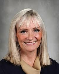 Betsy Powers's Instagram, Twitter & Facebook