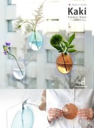 一輪挿し 浮いているかのように窓にペタッと貼り付けて 大人のお洒落情報 0107 オシャレカタログ 一輪挿し インテリア 収納 インテリア 花