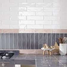 Carrelage Mural Nouria Blanc 7 5 X 30 Cm Castorama Carrelage Mural Parement Mural Carrelage Mural Blanc
