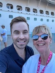 Linda Devaney's Instagram, Twitter & Facebook