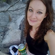 Me, a clinical psychologist and psychotherapist in Vienna, Jewish Ashkenazi  I'm looking for YOU for a serious relationship -maybe even ending under a  chuppa 🤭