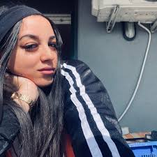 Rosalie: "Is she even Italian?" Emmett: "Her name is Bella."