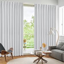 Amazon｜Deconovo 遮光カーテン ドレープカーテン 無地 幅150cm丈178cm グレーホワイト 2枚入 1級遮光 おしゃれ 仕切り  幅広い 形状記憶加工 北欧 UVカット 断熱 防寒 節電対策 昼夜目隠し｜カーテン オンライン通販