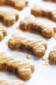 Homemade dog treats with parsley will give your dog fresh breath while aiding in digestion. Homemade Dog Treats Recipe Pinch Of Yum