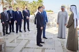 Громадський діяч економіст марафонець політик фінансист. S Kem Na Samom Dele Dogovarivaetsya Vladimir Zelenskij I Kak V Oae Okazalsya Taras Kozak Odnovremenno