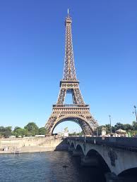 에펠 탑은 프랑스 파리에 있는 철로 만든 탑인데요. ì—íŽ íƒ' La Tour Eiffel ë„ì‹œ ëª…ë¬¼ ì•„ë‹ˆë©´ ì‚°ì—… ì„±ìž¥ì˜ í‰ë¬¼