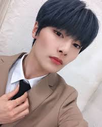 ✨ Instagram SKZ ✨ Nuestro ✨Agi Ppang✨ es la cosa mas tierna del mundo. 🥺  🍞 -El Greñas✨