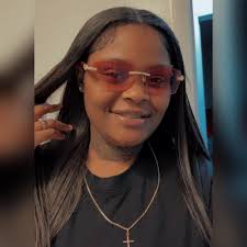 Hi everyone! My name is Kayla and I am the owner of Everlinked: Permanent  Jewelry & Online Boutique! I've been doing permanent jewelry in the greater  Grand Rapids area for over 2