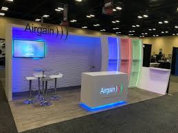 Small Trade Show Space Cool Display Lighting To Knocks It Out Of The Park And Stops Traffic As Seen At Trade Show Display Trade Show Design Exhibition Design