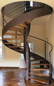 Scale A Chiocciola In Ferro A Pianta Tonda Con Struttura In Acciaio Gradino In Legno Massello Scale Interne Di Disegno Scala Scala A Chiocciola Scale Interne