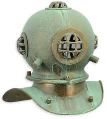 A diving helmet is a complex head enclosure that allows the wearer to dive deep into the ocean for exploration and educational purposes. Casa Padrino Deco Antique Style Diving Helmet Mint Green Corroded Copper 20 6 X 17 2 X H 20 5 Cm Living Room Decoration Desk Decoration