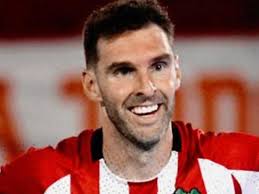 Efraín Ballesteros, Autor en SoyFiera.com