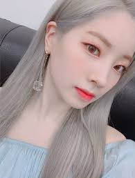 Most fans would have already known that dahyun is one of the rappers in twice. Joyeux Noel Twice Dahyun Overwhelming Beautiful Looks Cute Patience