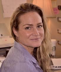 Kari Burke's Instagram, Twitter & Facebook