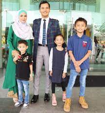 Prank khadijah kena pukul tv terlajak laris. Showbiz Aliff Syukri S Palatial Home Inspired By Celine Dion And Shah Rukh Khan S Abodes