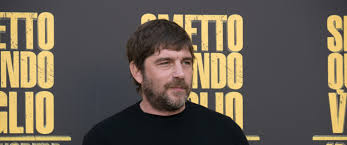 Smetto quando voglio is the first movie of the italian director sidney sibilia. Mda Gws Tl Dmm