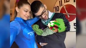 1 1 billboard music awards: Gigi Hadid And Zayn Malik Introduce Their Baby Girl To The World On Halloween 2020 And She S Dressed As Hulk View Picture News Brig