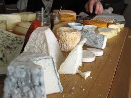 Le petit lait ou sérum du lait de chèvre qui s'écoule spontanément n'entre pas dans la fabrication du fromage. Probiotiques Ou Pas Probiotiques Ni Cru Ni Cuit