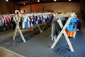 Tickles Giggles Racks Yard Sale Diy Yard Sale Clothes Rack Garage Sale Clothes