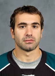 Player photos for the 1998-99 Burnaby Bulldogs at hockeydb.com